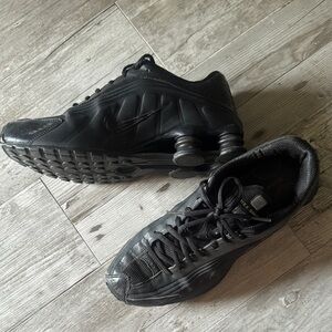 Nike Men's Black Athletic Shoes